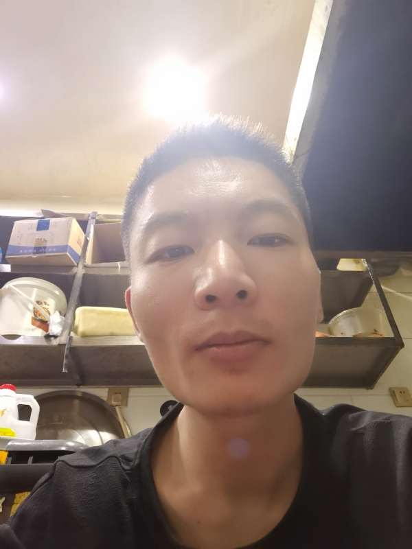 邹先生的第一张照片--太原中老年相亲网